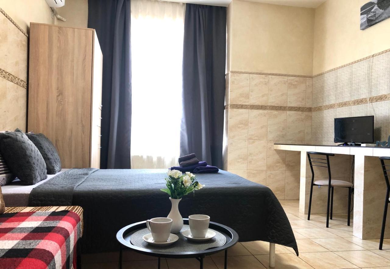 Modern Aparthotel Near Metro Pecherska Kiev Bagian luar foto