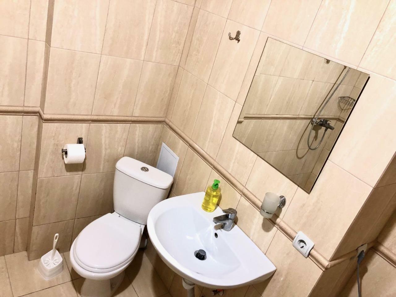 Modern Aparthotel Near Metro Pecherska Kiev Bagian luar foto