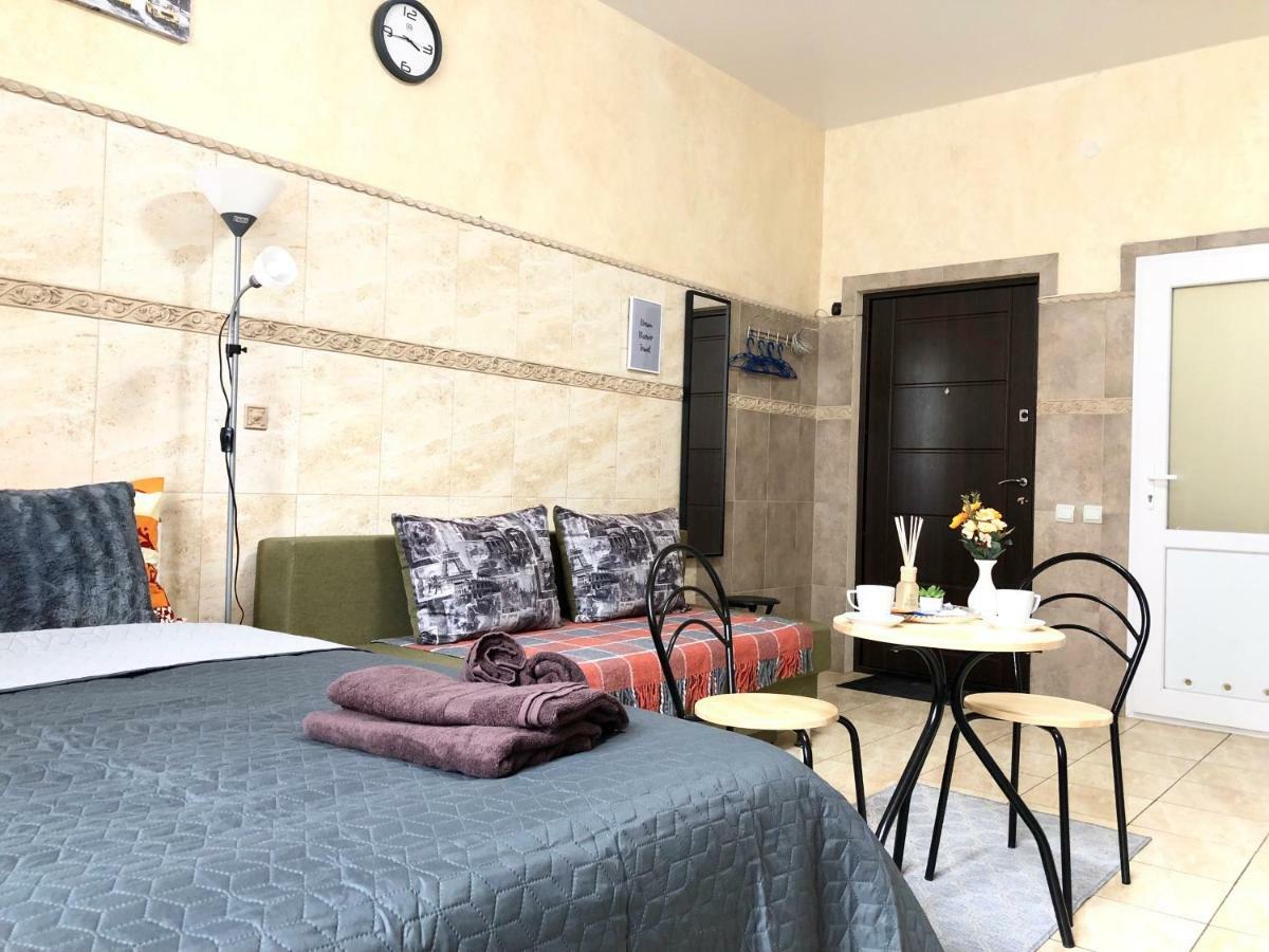 Modern Aparthotel Near Metro Pecherska Kiev Bagian luar foto