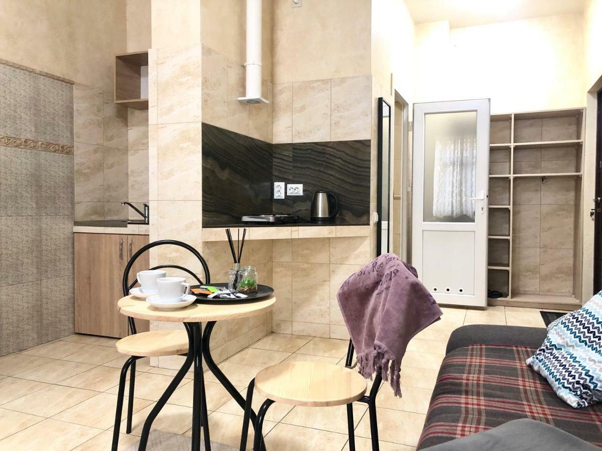 Modern Aparthotel Near Metro Pecherska Kiev Bagian luar foto