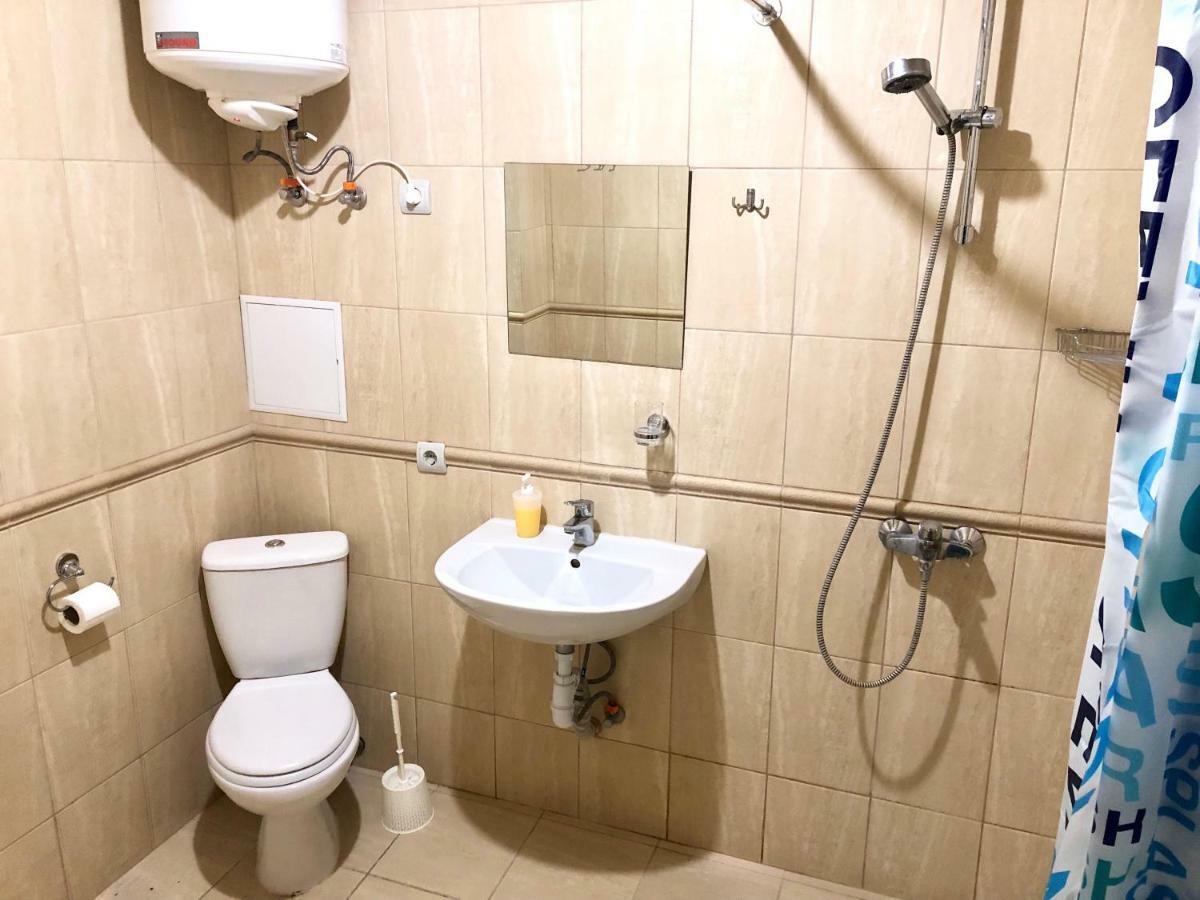 Modern Aparthotel Near Metro Pecherska Kiev Bagian luar foto