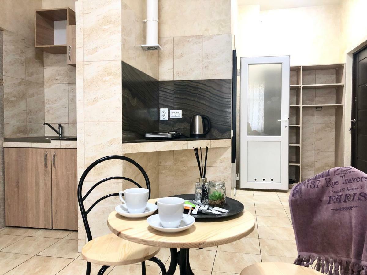 Modern Aparthotel Near Metro Pecherska Kiev Bagian luar foto
