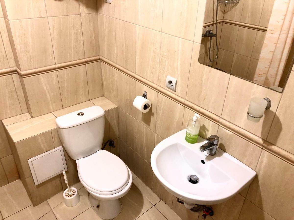 Modern Aparthotel Near Metro Pecherska Kiev Bagian luar foto