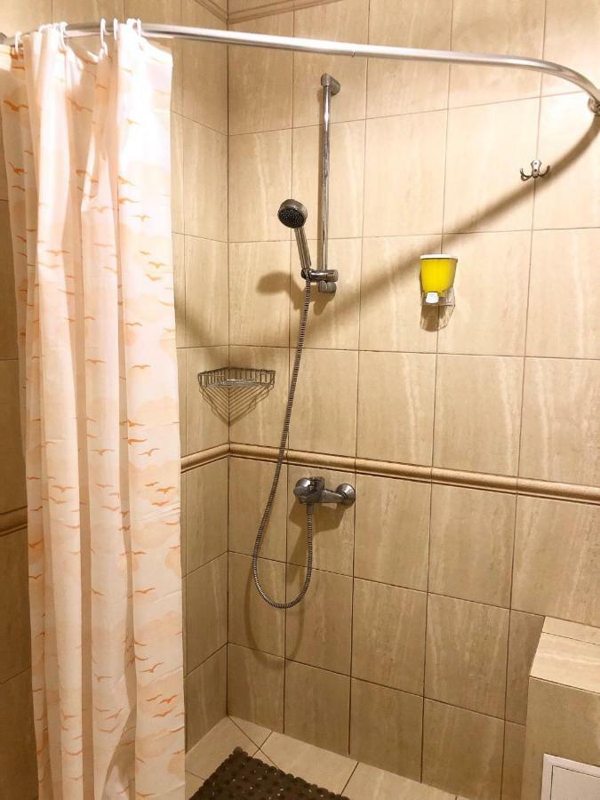 Modern Aparthotel Near Metro Pecherska Kiev Bagian luar foto