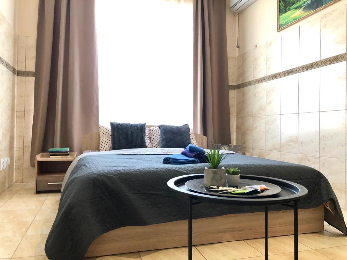 Modern Aparthotel Near Metro Pecherska Kiev Bagian luar foto