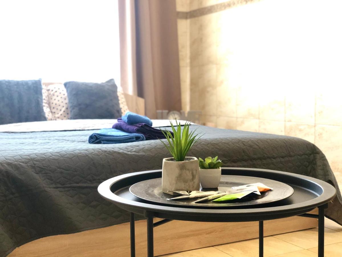 Modern Aparthotel Near Metro Pecherska Kiev Bagian luar foto